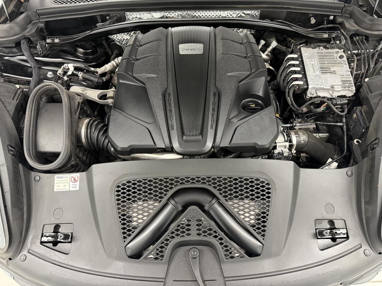 2024 Porsche Macan S Newark DE