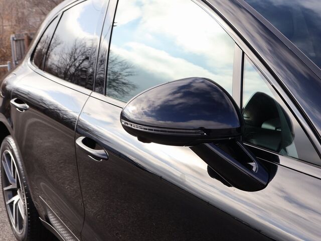 2024 Porsche Macan S Oshkosh WI