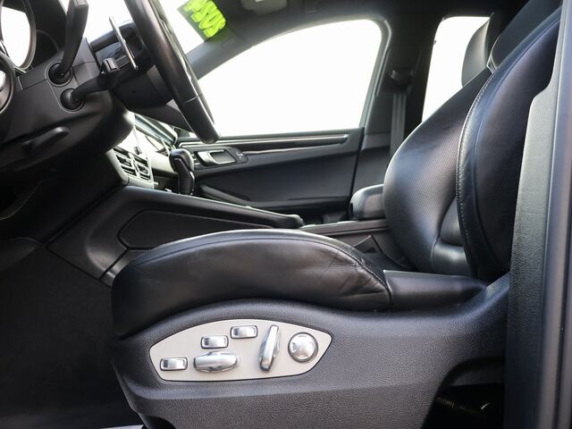 2024 Porsche Macan S Oshkosh WI