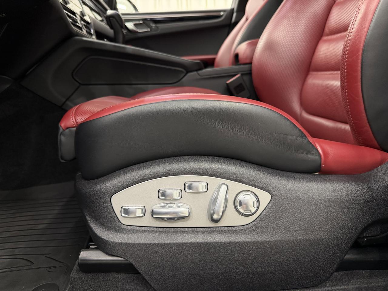 2024 Porsche Macan T Newark DE