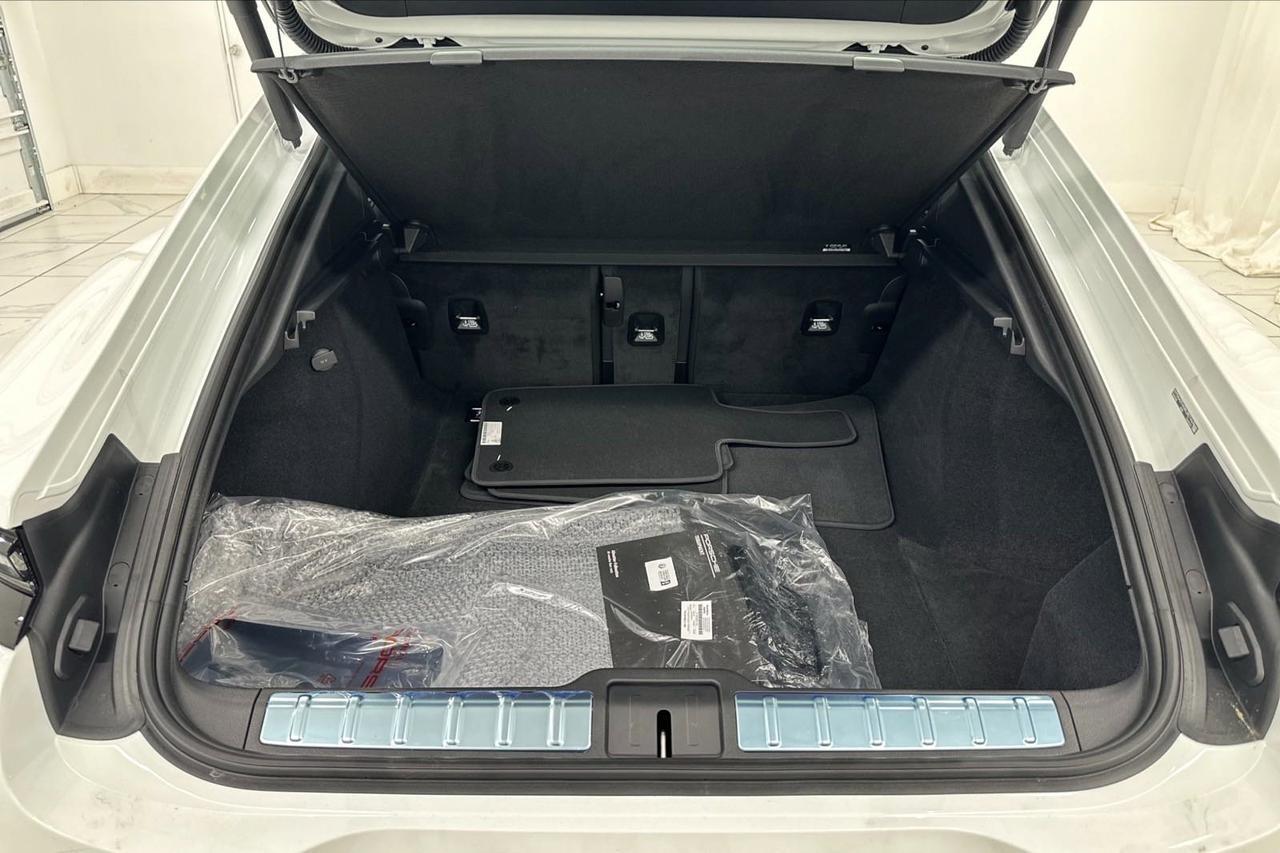 2024 Porsche Panamera 4 Newark DE