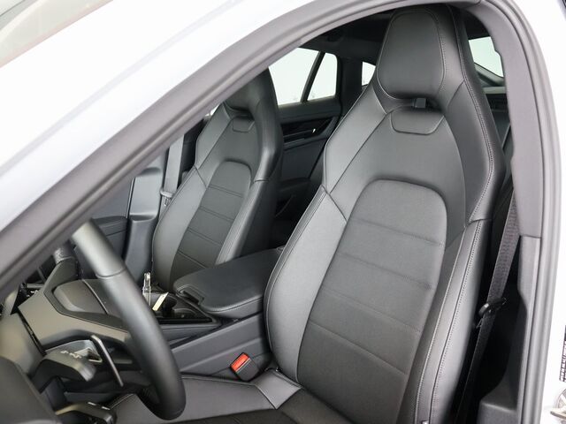 2024 Porsche Panamera 4 Oshkosh WI