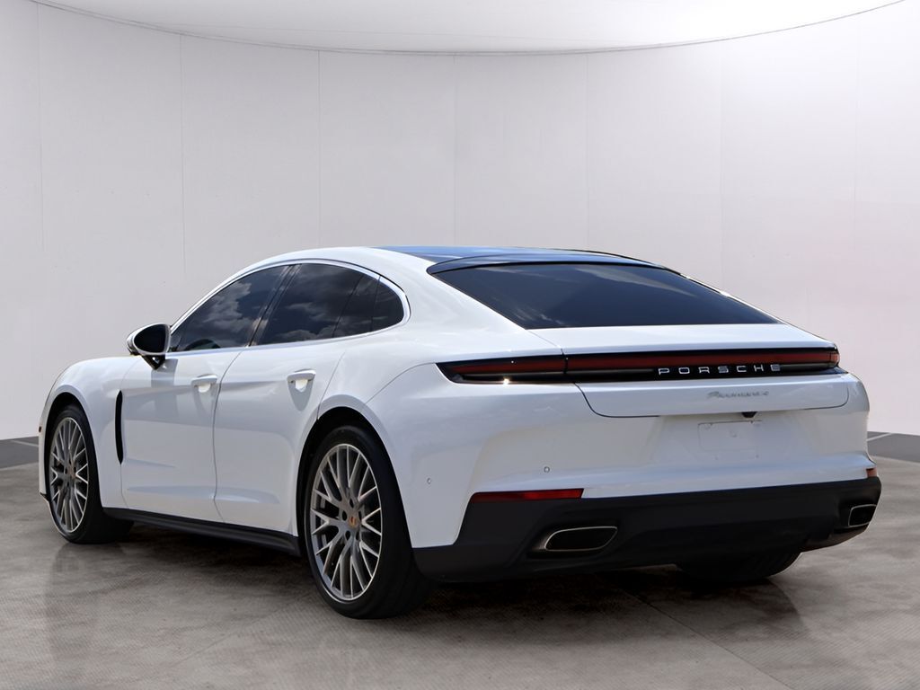 2024 Porsche Panamera 4