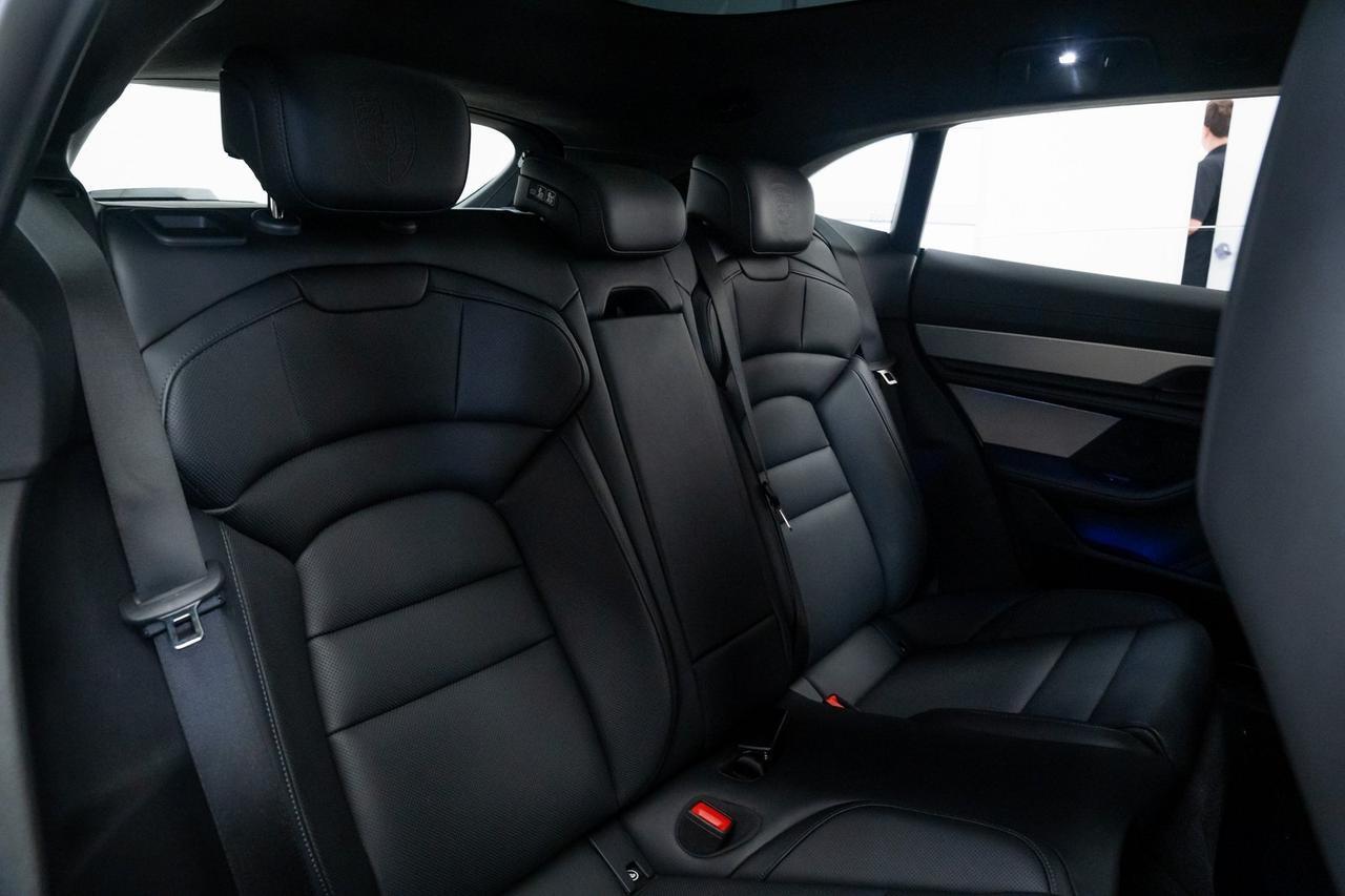 2024 Porsche Taycan GTS 1 Owner Vented Seats Premium Package Portland OR