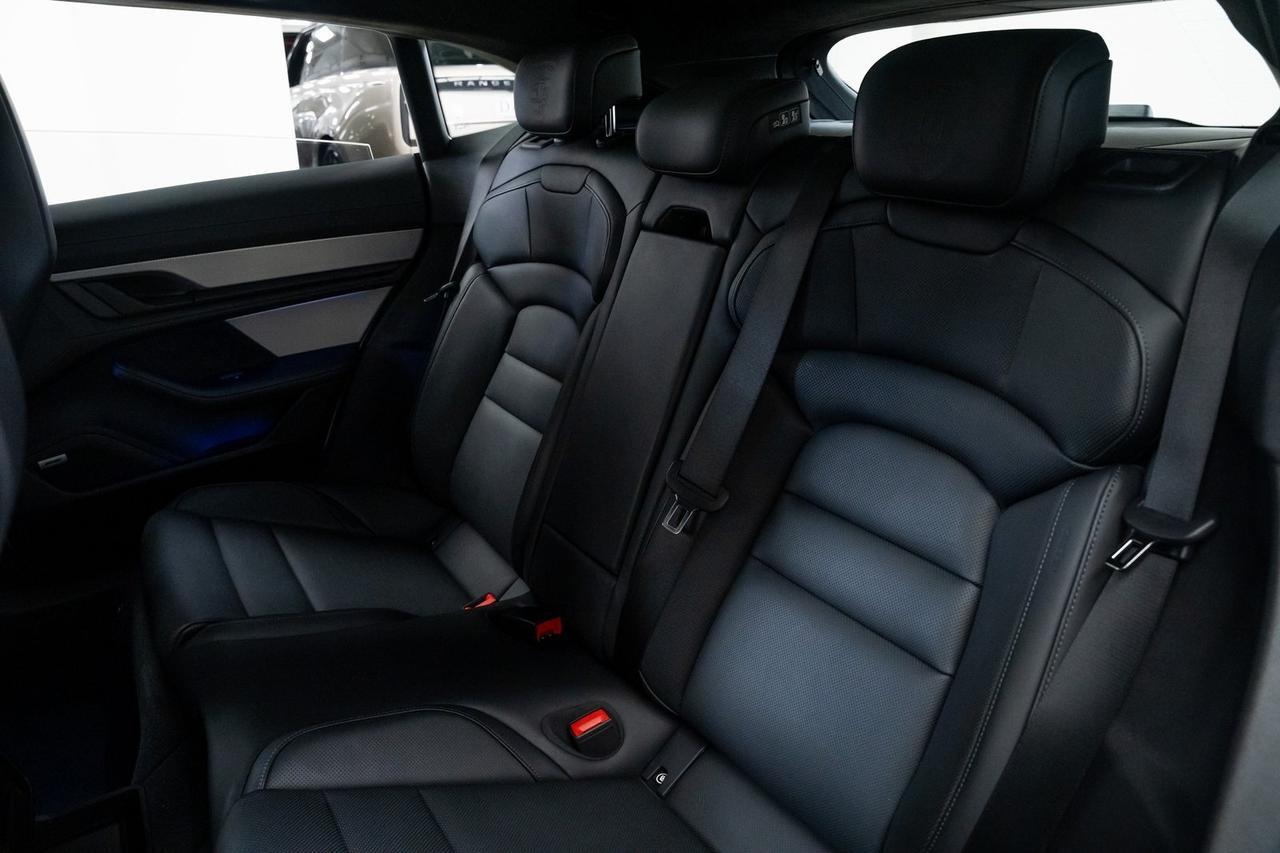 2024 Porsche Taycan GTS 1 Owner Vented Seats Premium Package Portland OR