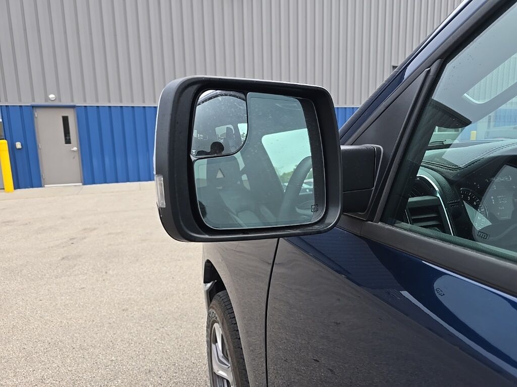 2024 Ram 1500 4x4 Crew Cab Laramie Fond du Lac WI