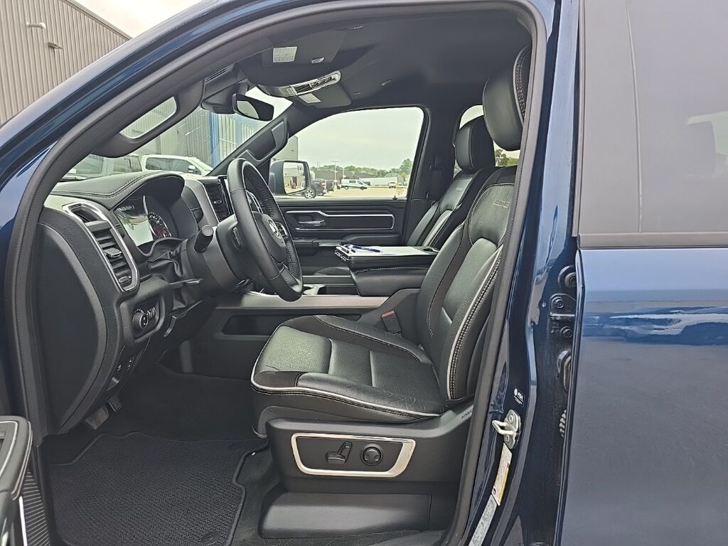 2024 Ram 1500 4x4 Crew Cab Laramie Fond du Lac WI