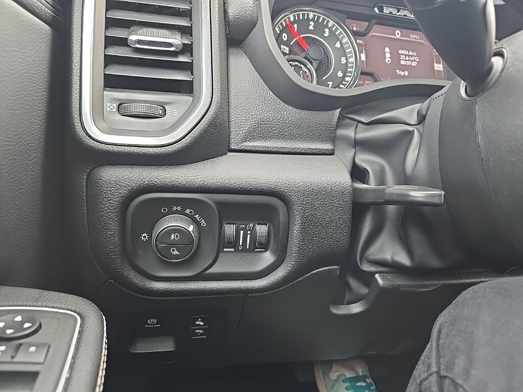 2024 Ram 1500 4x4 Crew Cab Laramie Fond du Lac WI
