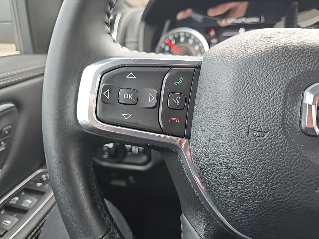 2024 Ram 1500 4x4 Crew Cab Laramie Fond du Lac WI