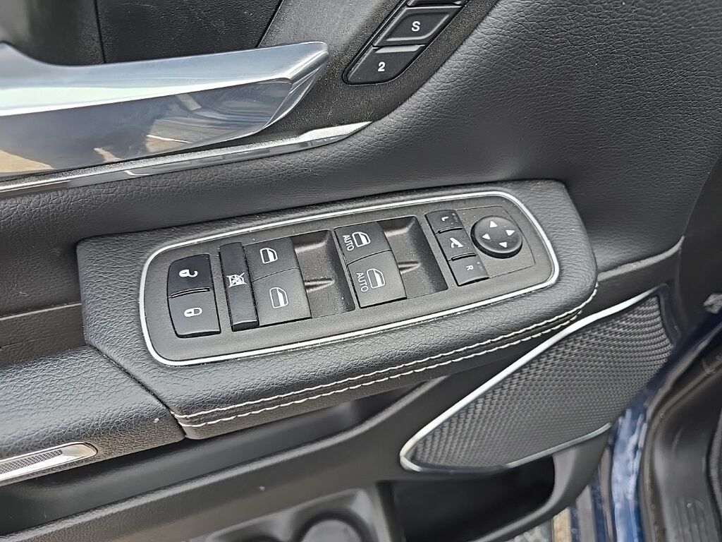 2024 Ram 1500 4x4 Crew Cab Laramie Fond du Lac WI