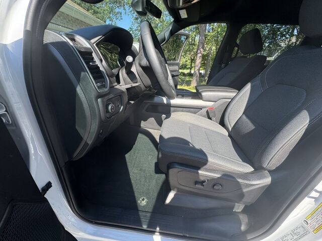 2024 Ram 1500 Big Horn Crew Cab 4WD Arlington VA