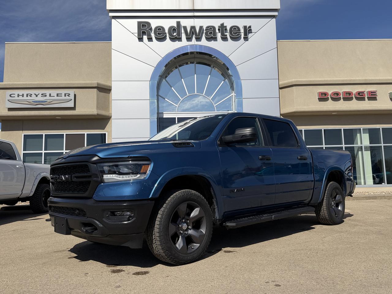 2024 Ram 1500 Big Horn Crew Cab 4x4 | HEMI V8 | NAV | Alpine Premium Audio | 20IN Wheels | Backup Camera | Low KMs