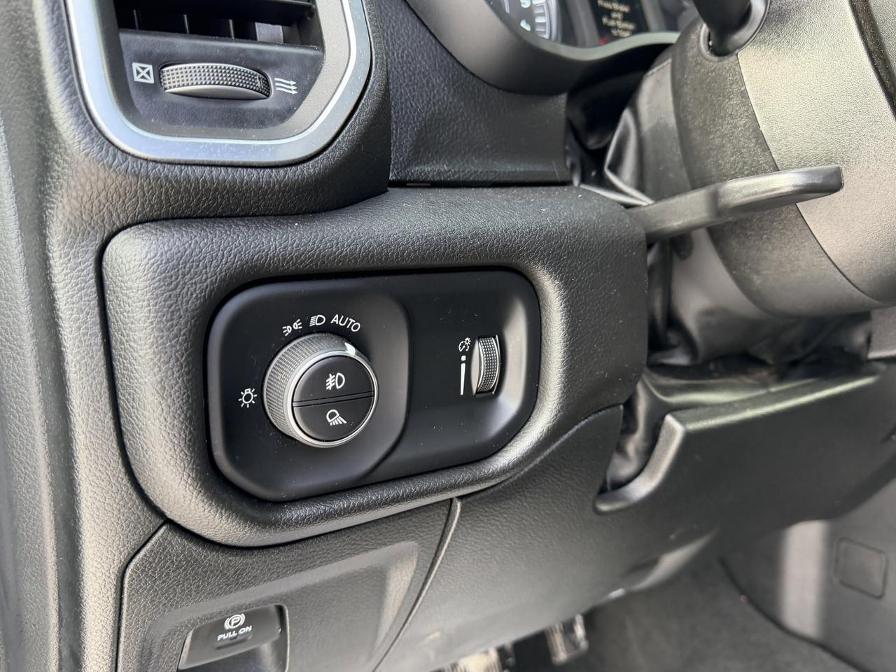 2024 Ram 1500 Big Horn Crew Cab 4x4 | Low KMs | HEMI V8 | NAV | Alpine Audio | 20IN Wheels | Backup Camera Redwater AB