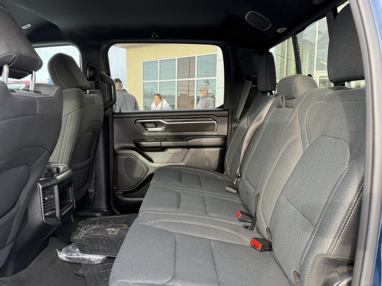 2024 Ram 1500 Big Horn Crew Cab 4x4 | Low KMs | HEMI V8 | NAV | Alpine Audio | 20IN Wheels | Backup Camera Redwater AB