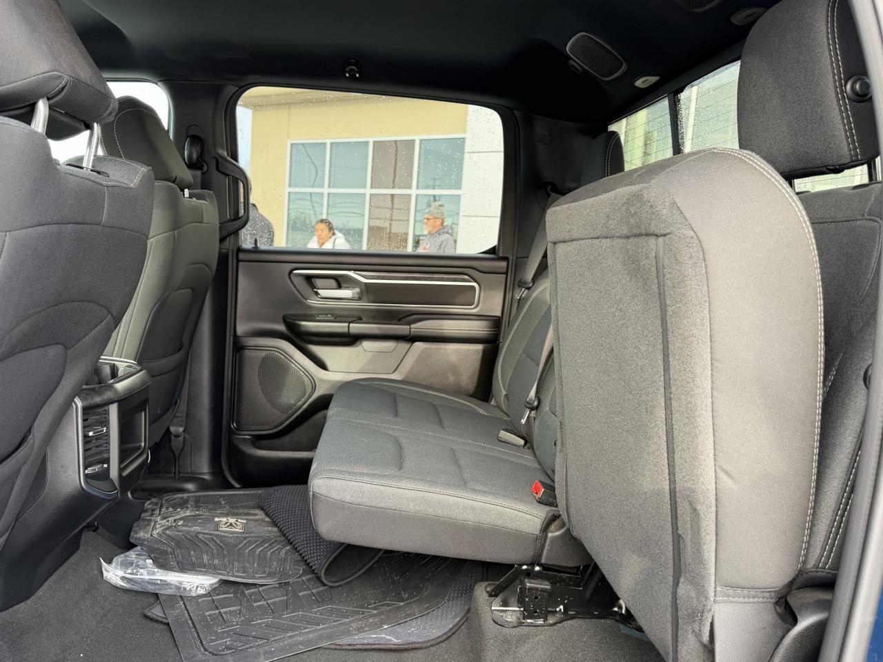 2024 Ram 1500 Big Horn Crew Cab 4x4 | Low KMs | HEMI V8 | NAV | Alpine Audio | 20IN Wheels | Backup Camera Redwater AB