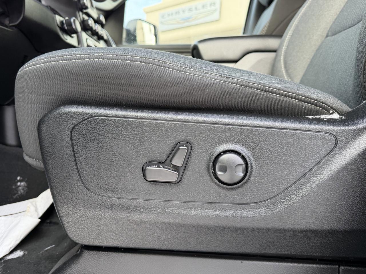 2024 Ram 1500 Big Horn Crew Cab 4x4 | Low KMs | HEMI V8 | NAV | Alpine Audio | 20IN Wheels | Backup Camera Redwater AB