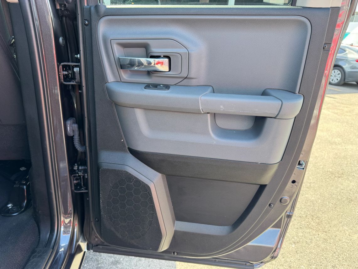 2024 Ram 1500 Classic Quad Cab SLT Pickup 4D 6 1/3 ft