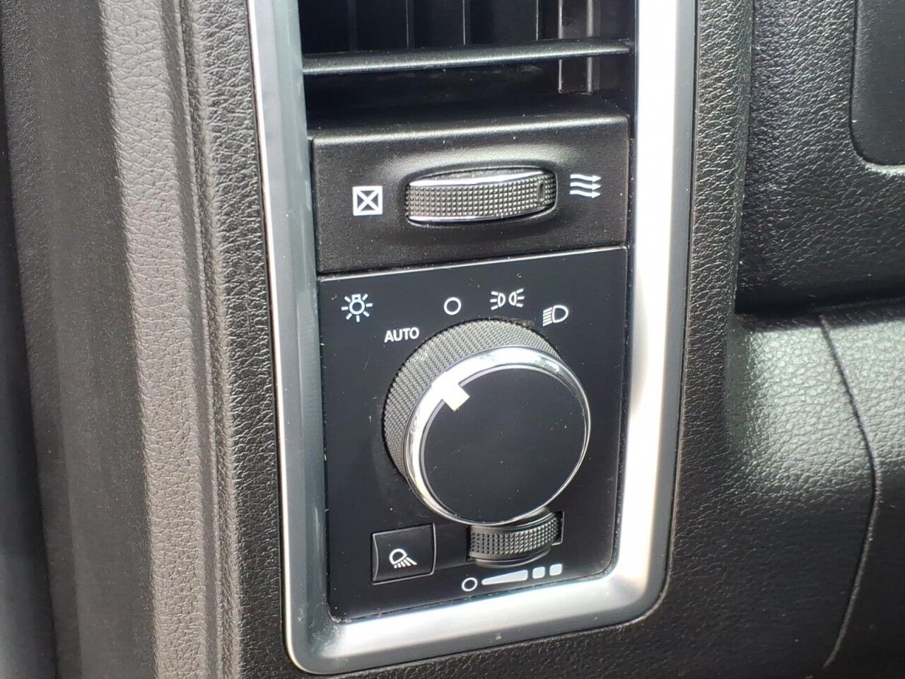 2024 Ram 1500 Classic SLT Uvalde TX