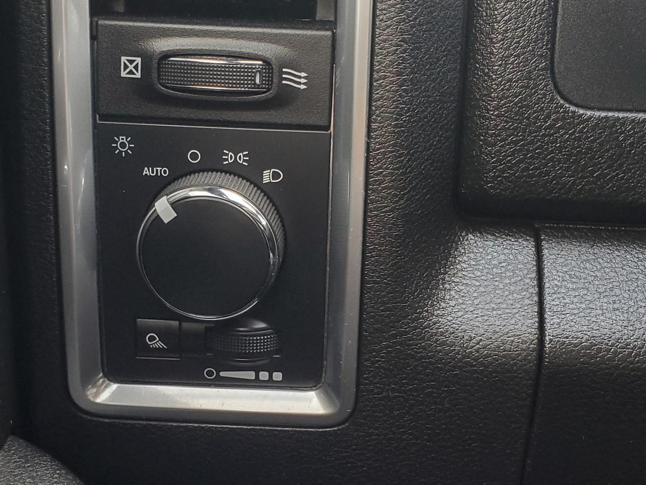 2024 Ram 1500 Classic Warlock 4x2 Crew Cab 5'7 Box Beeville TX