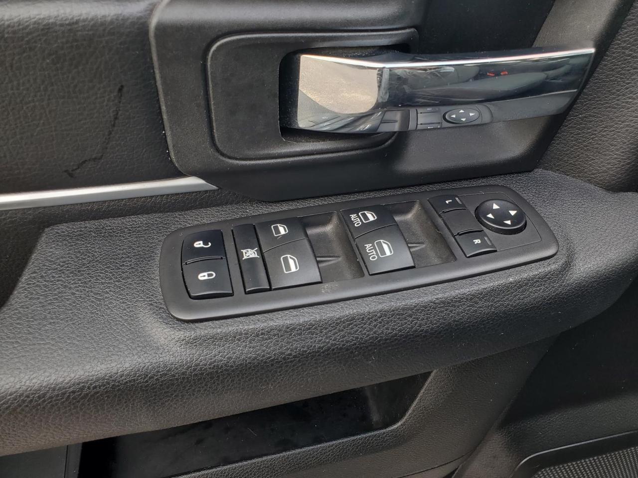 2024 Ram 1500 Classic Warlock 4x2 Crew Cab 5'7 Box Beeville TX