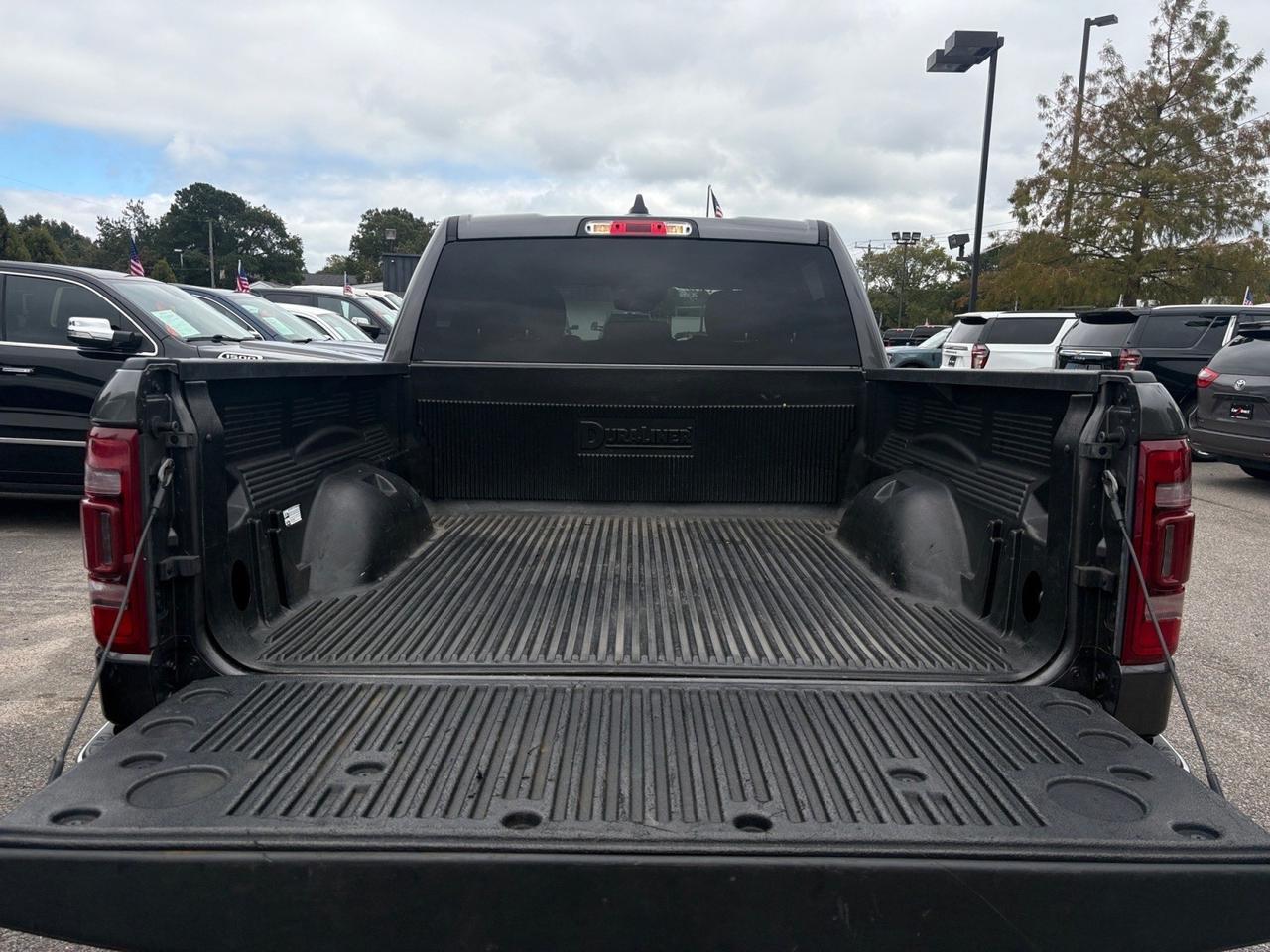2024 Ram 1500 Laramie, FORWARD COLLISION ALERT, READY-ALERT BRAKING, HEATED & COOLING SEATS, APPLE CARPLAY/ANDROID AUTO, BACKUP CAMERA, TOW PACKAGE, APPLE CARPLAY/ADNROID AUTO, POWER TAILGATE, 1 OWNER, CLEAN CARFAX, TEST DRIVE THIS RAM TODAY! Virginia Beach VA