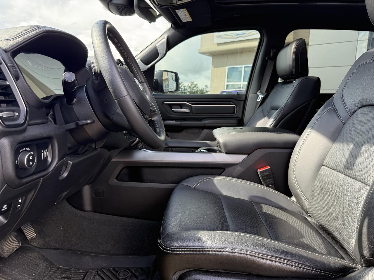 2024 Ram 1500 Sport Crew Cab 4x4 | Low KMs | V8 HEMI | 12IN Touchscreen | Leather Heated Cooled Seats | NAV Redwater AB
