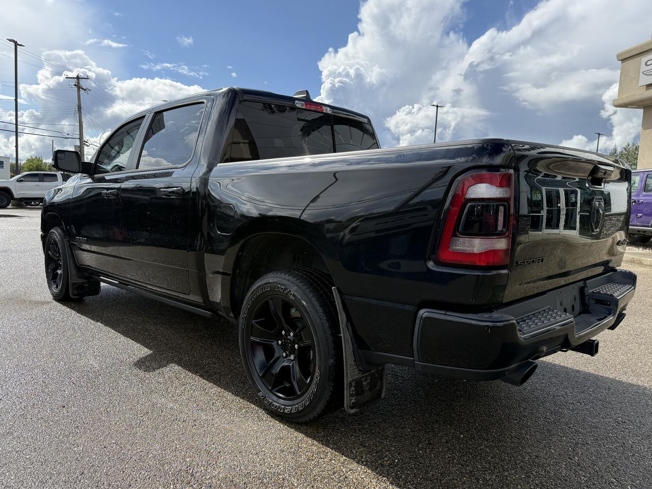 2024 Ram 1500 Sport Crew Cab 4x4 | Low KMs | V8 HEMI | 12IN Touchscreen | Leather Heated Cooled Seats | NAV Redwater AB