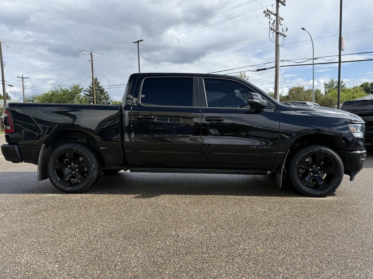 2024 Ram 1500 Sport Crew Cab 4x4 | Low KMs | V8 HEMI | 12IN Touchscreen | Leather Heated Cooled Seats | NAV Redwater AB