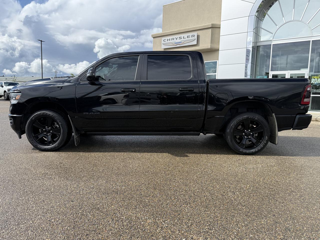2024 Ram 1500 Sport Crew Cab 4x4 | Low KMs | V8 HEMI | 12IN Touchscreen | Leather Heated Cooled Seats | NAV Redwater AB
