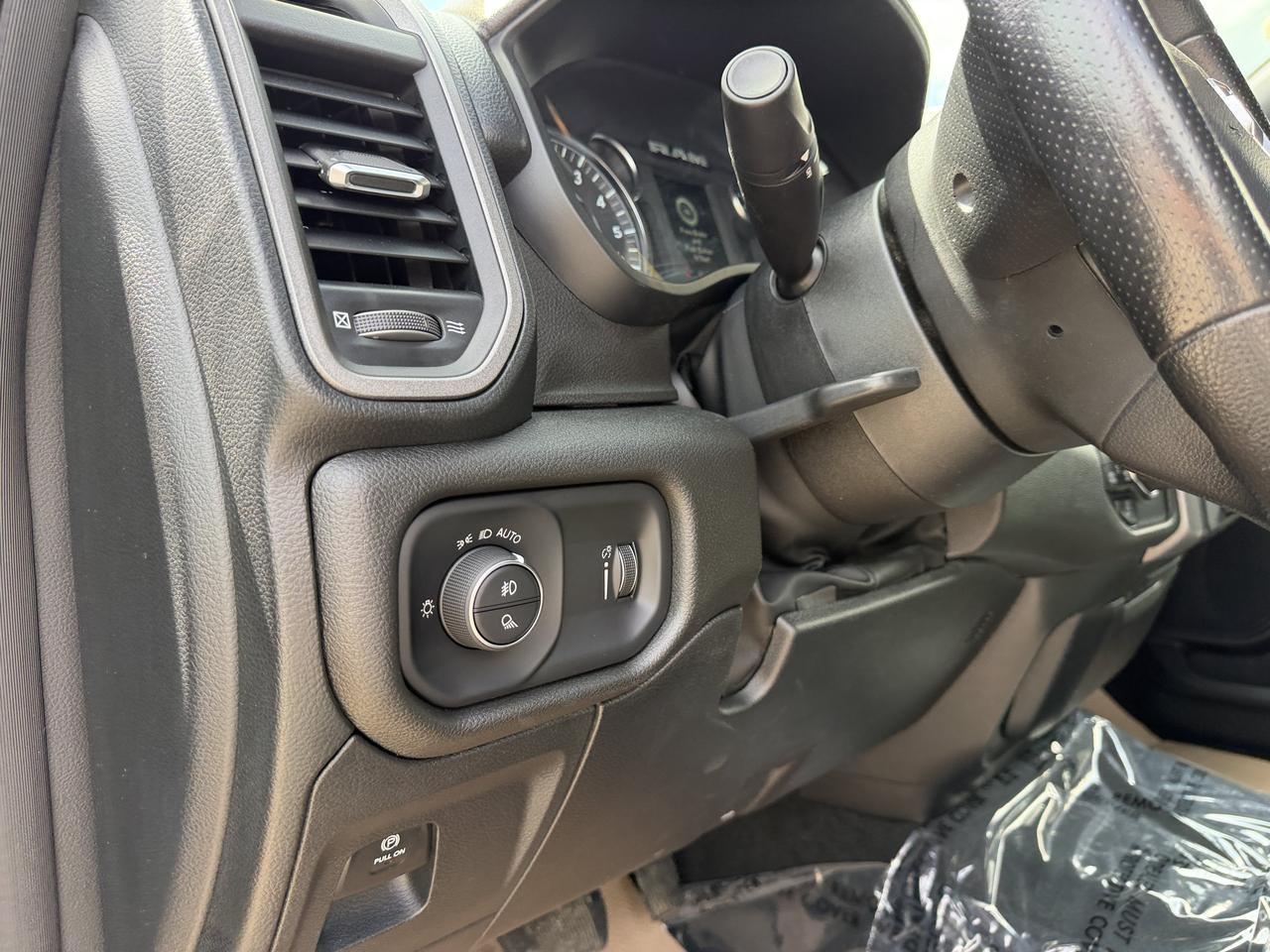 2024 Ram 1500 Tradesman Crew Cab 4x4 | Low KMs | V8 | NAV | Rearview Camera | Towing | Keyless Entry | 20IN Wheels Redwater AB