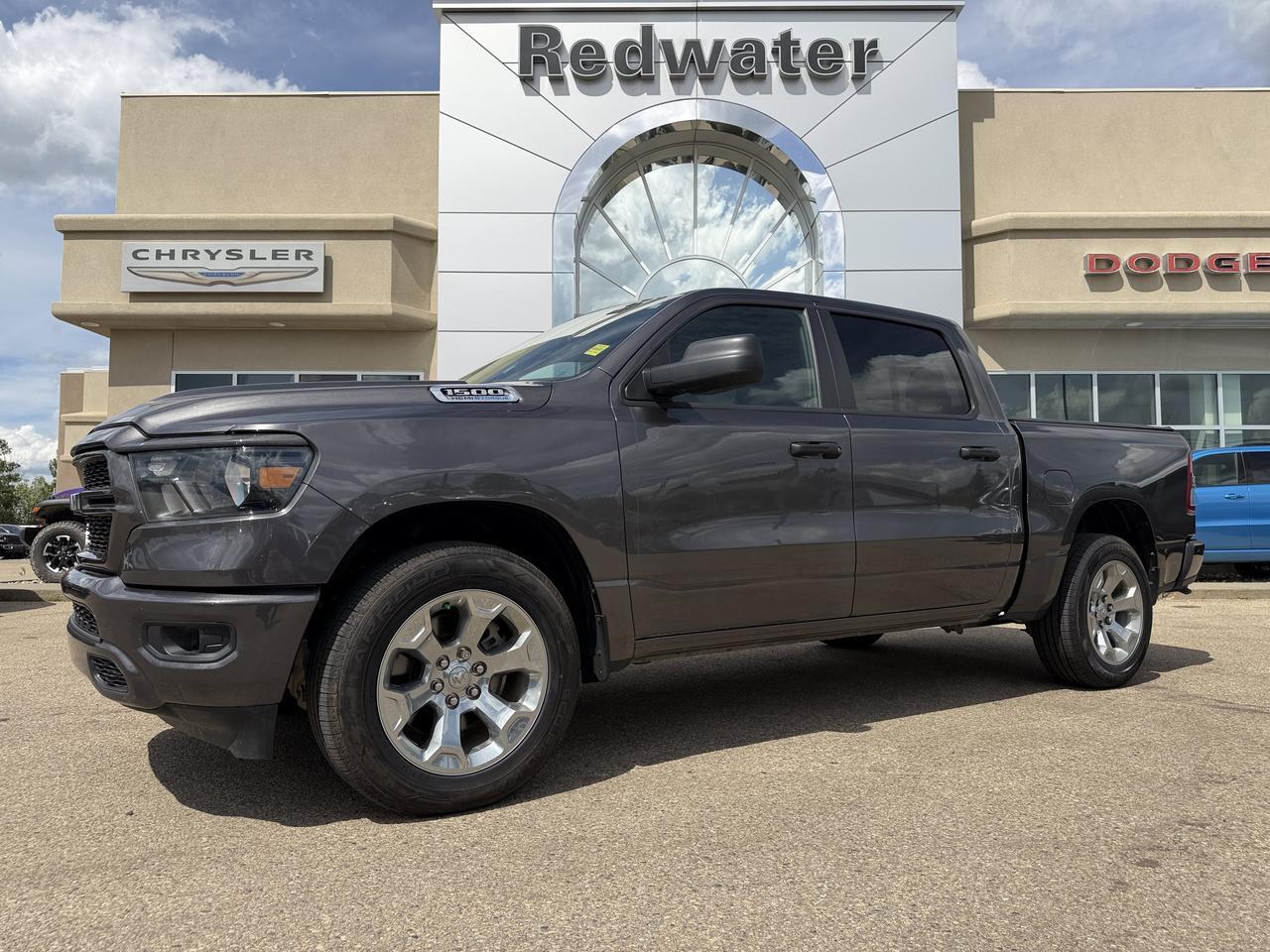 2024 Ram 1500 Tradesman Crew Cab 4x4 | Low KMs | V8 | NAV | Rearview Camera | Towing | Keyless Entry | 20IN Wheels