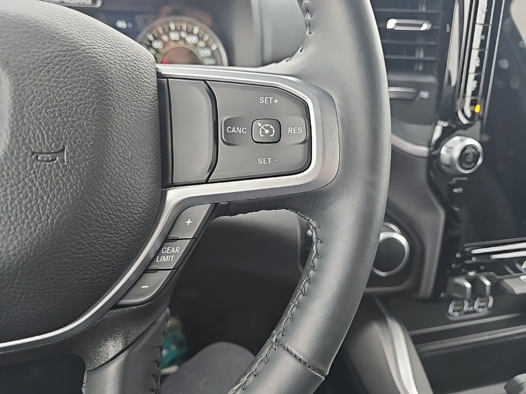 2024 Ram 2500 4x4 Crew Cab Big Horn Fond du Lac WI