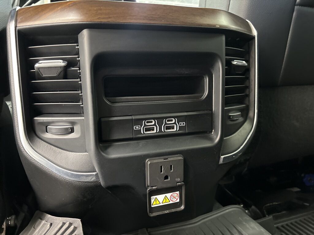 2024 Ram 2500 4x4 Crew Cab Laramie Fond du Lac WI