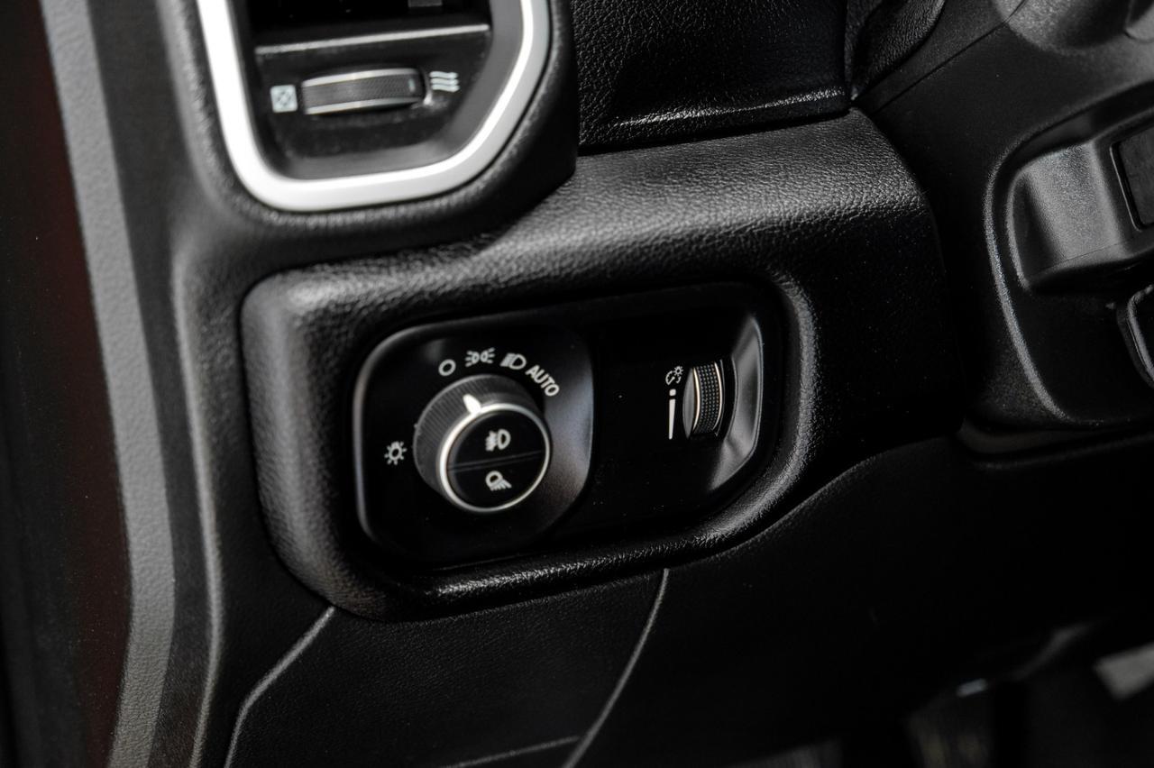 2024 Ram 2500 BIG HORN CREW CAB 4WD 6.4L HEMI AUTOMATIC REAR CAMERA BLUETOOTH POWER DRIVER SEAT TOW HITCH Carrollton TX