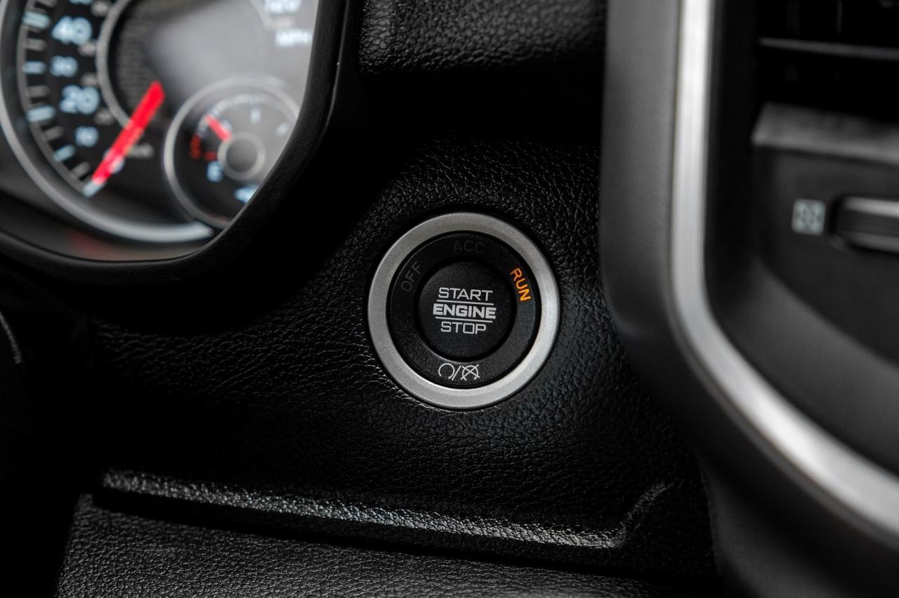 2024 Ram 2500 BIG HORN CREW CAB 4WD 6.4L HEMI AUTOMATIC REAR CAMERA BLUETOOTH POWER DRIVER SEAT TOW HITCH Carrollton TX