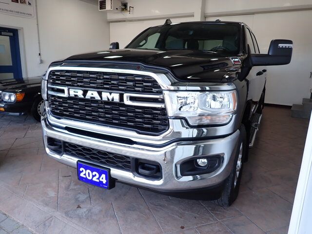 2024 Ram 2500 Big Horn 4WD CREW CAB 6&apos;4 BOX Listowel ON
