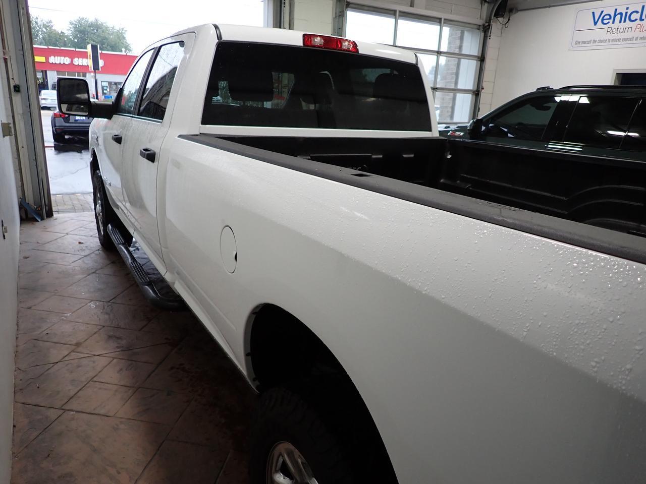 2024 Ram 2500 Big Horn 4WD CREW CAB 8' BOX *DIESEL* Listowel ON