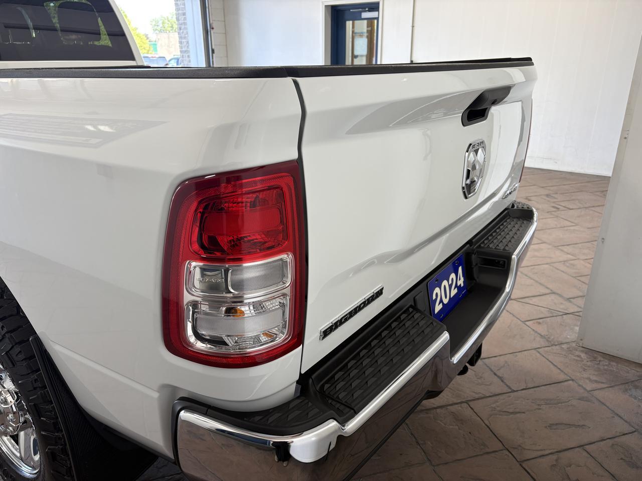 2024 Ram 2500 Big Horn 4WD CREW CAB 8' BOX *DIESEL* Listowel ON