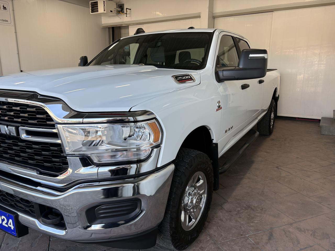 2024 Ram 2500 Big Horn 4WD CREW CAB 8' BOX *DIESEL* Listowel ON