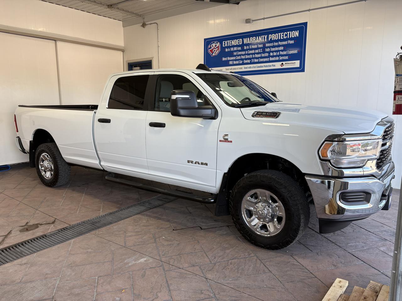 2024 Ram 2500 Big Horn 4WD CREW CAB 8' BOX *DIESEL*