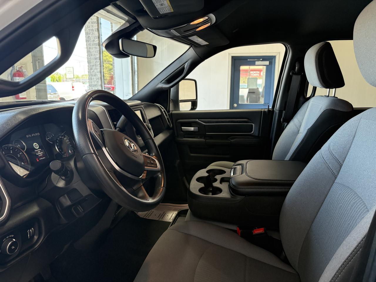 2024 Ram 2500 Big Horn 4WD CREW CAB 8' BOX *DIESEL* Listowel ON