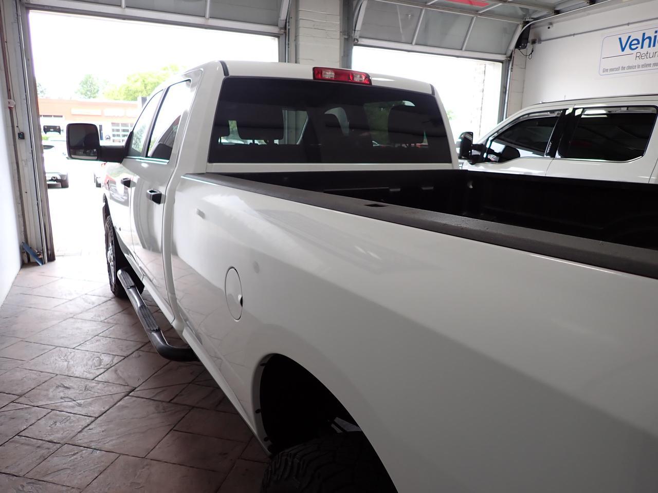 2024 Ram 2500 Big Horn 4WD CREW CAB 8' BOX *DIESEL* Listowel ON