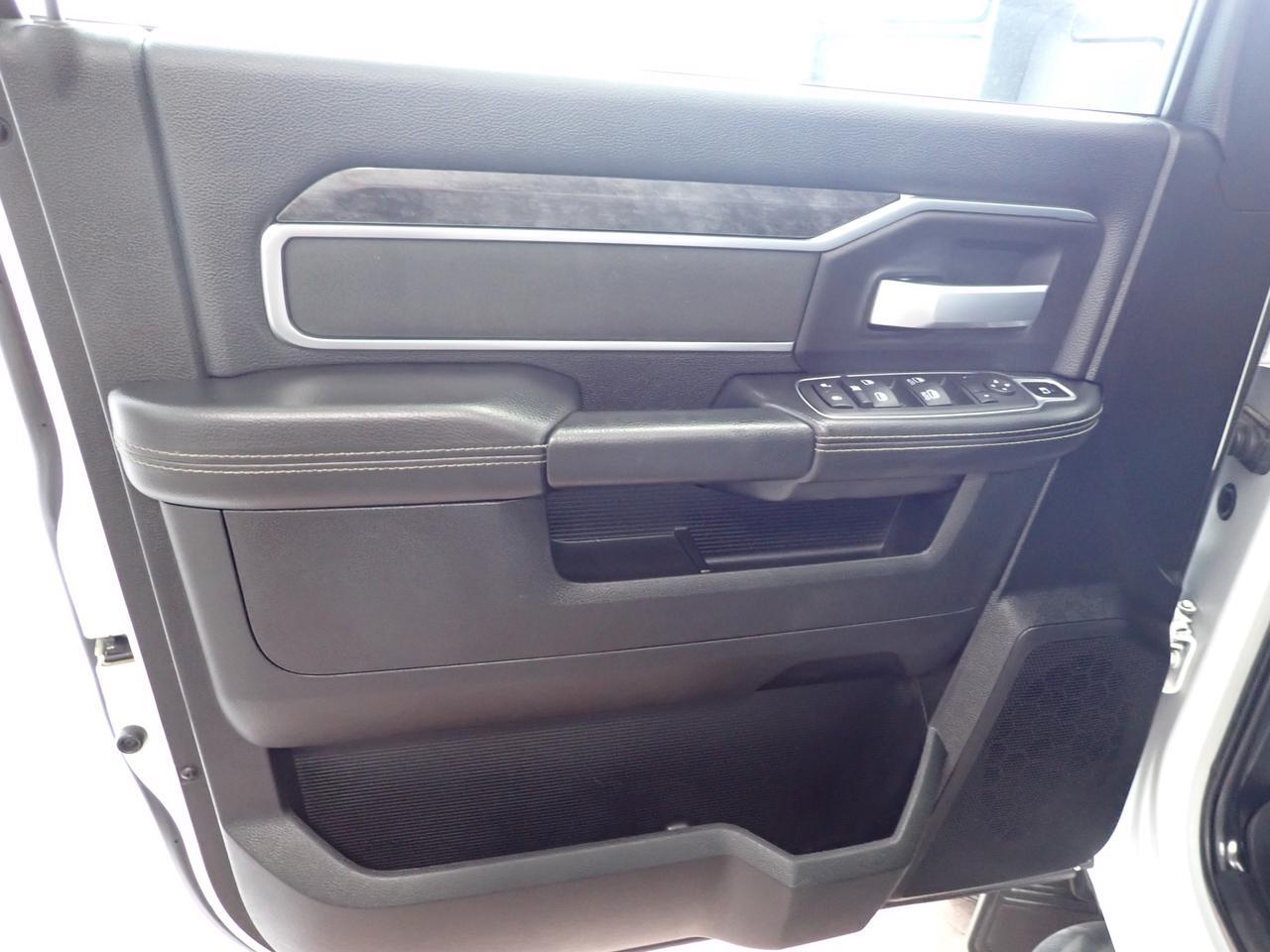 2024 Ram 2500 Big Horn 4WD CREW CAB 8' BOX *DIESEL* Listowel ON