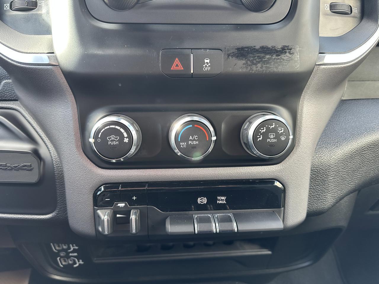 2024 Ram 2500 Big Horn Crew Cab 4x4 | Low KMs | Cummins Diesel | Long Box | NAV | Remote Start | Backup Camera Redwater AB