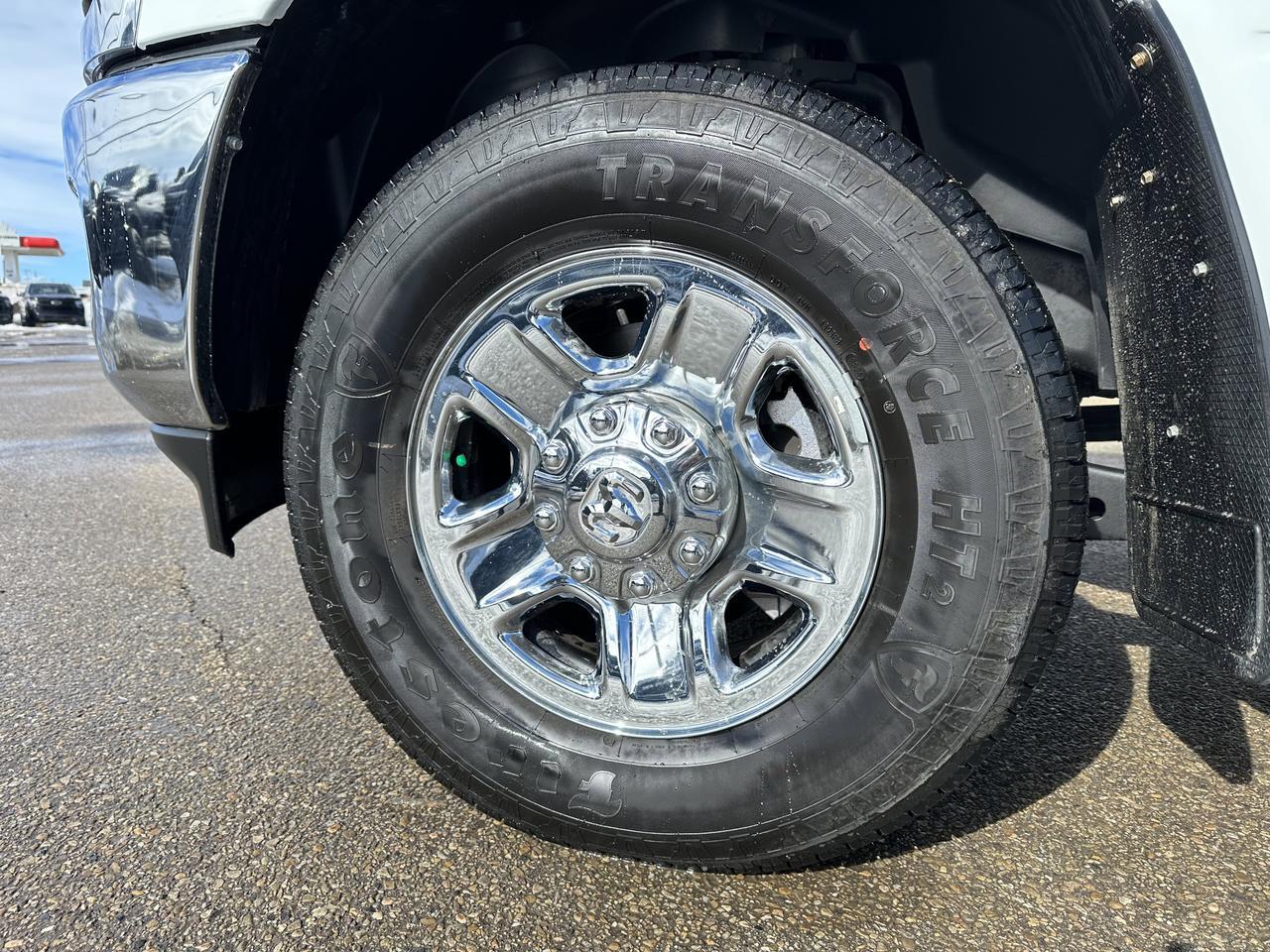 2024 Ram 2500 Big Horn Crew Cab 4x4 | Low KMs | Cummins Diesel | Long Box | NAV | Remote Start | Backup Camera Redwater AB