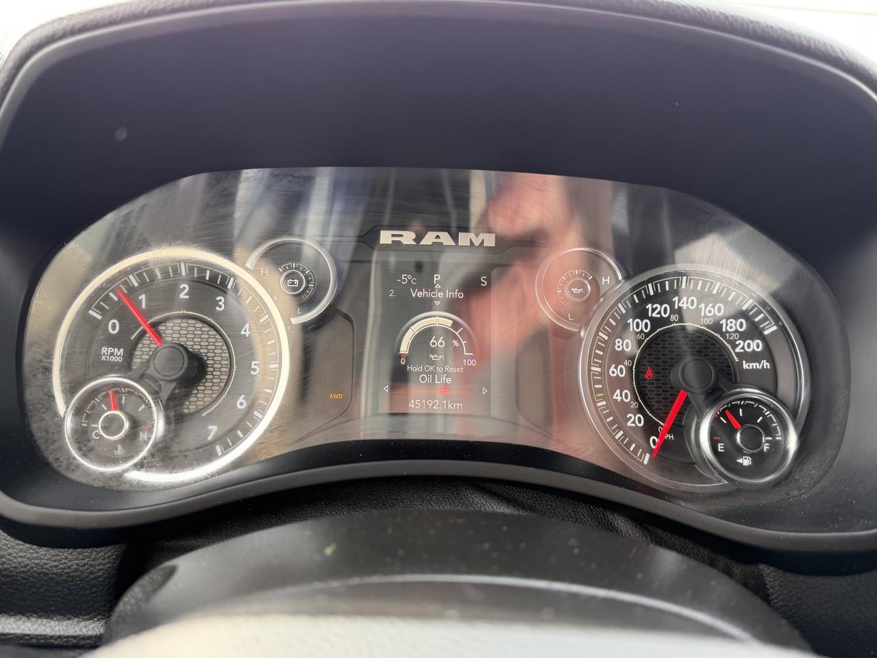 2024 Ram 2500 Big Horn Crew Cab 4x4 | Low KMs | HEMI V8 | NAV | Heated Seats | Remote Start | Backup Camera Redwater AB