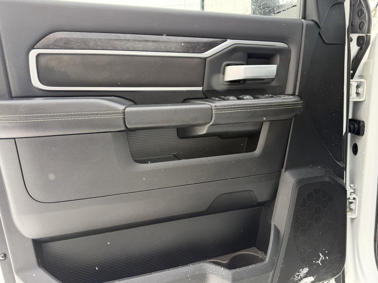 2024 Ram 2500 Big Horn Crew Cab 4x4 | Low KMs | HEMI V8 | NAV | Heated Seats | Remote Start | Backup Camera Redwater AB