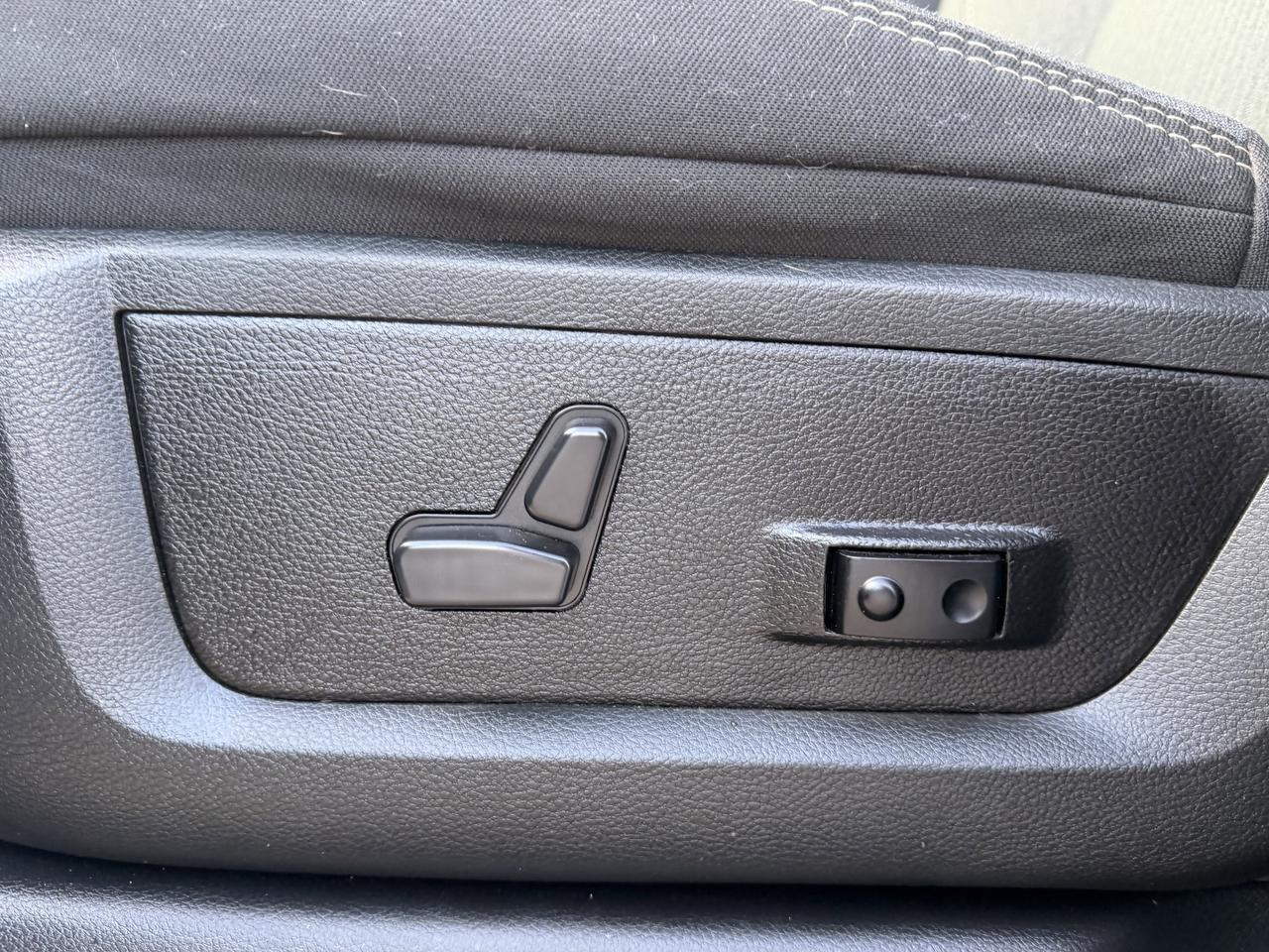 2024 Ram 2500 Big Horn Crew Cab 4x4 | Low KMs | HEMI V8 | NAV | Heated Seats | Remote Start | Backup Camera Redwater AB