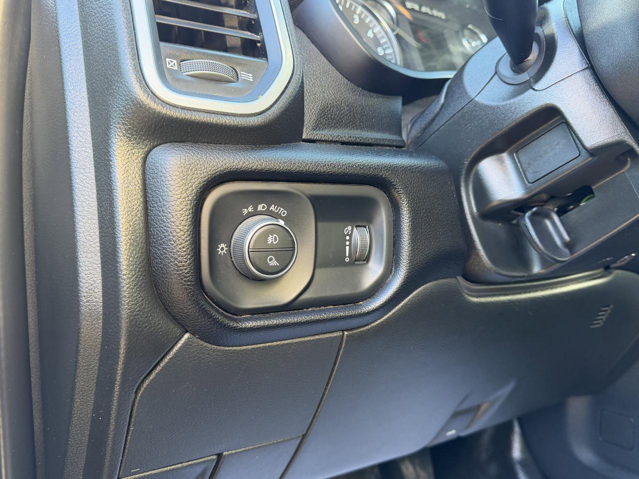 2024 Ram 2500 Big Horn Crew Cab 4x4 | Low KMs | HEMI V8 | NAV | Heated Seats | Remote Start | Backup Camera Redwater AB