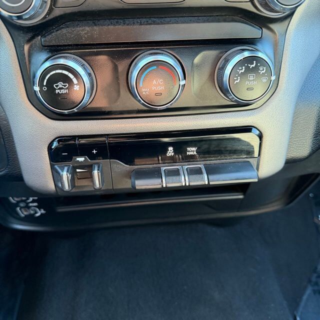 2024 Ram 2500 Big Horn Crew Cab 4x4 8' Box Carbondale IL